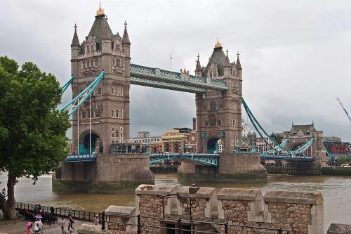 

London's North Bank in 50 Buildings