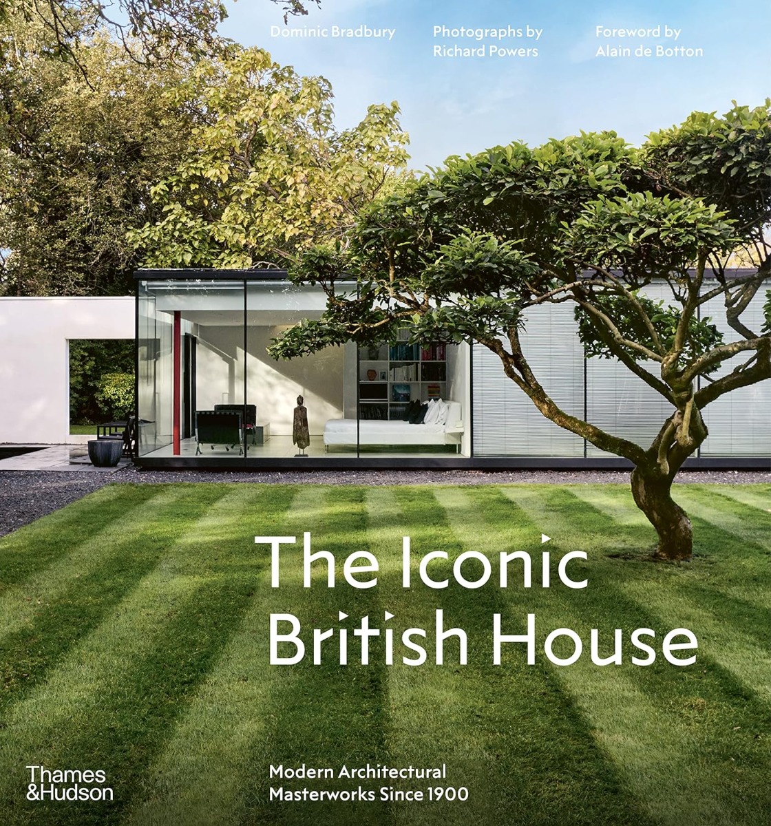 [object Object] «The Iconic British House. Modern Architectural Masterworks Since 1900», автор Доминик Брэдбери - фото №1