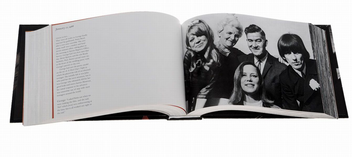 Бумажная книга «The Beatles. 365 Days», автор Саймон Уэллс - фото №2 - миниатюра