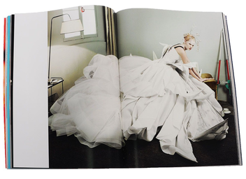 Бумажная книга «Mario Testino: In Your Face», автор Марио Тестино - фото №2 - миниатюра