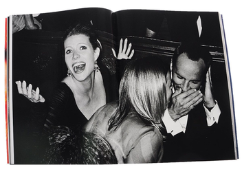 Бумажная книга «Mario Testino: In Your Face», автор Марио Тестино - фото №3 - миниатюра
