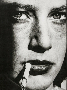 Бумажная книга «Helmut Newton. Legacy», авторов Филипп Гарнер, Матиас Гардер - фото №1 - миниатюра
