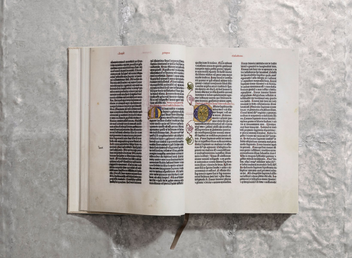 Бумажная книга «The Gutenberg Bible of 1454 (комплект из 2 книг)» - фото №10 - миниатюра