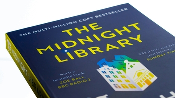 Бумажная книга «The Midnight Library», автор Мэтт Хейг - фото №4 - миниатюра