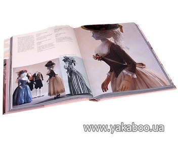 Бумажная книга «Fashion. A History from the 18th to the 20th Century (комплект из 2 книг)», авторов Акико Фукай, Тамами Суо, Мики Ивагами, Рейко Кога, Рэй Ний - фото №10 - миниатюра