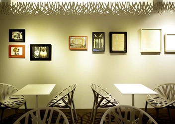 Паперова книга «Cafe! Best Of Coffee Shop Design» - фото №5 - мініатюра