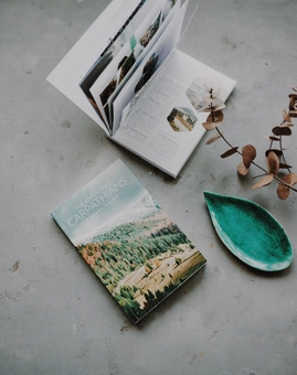 Паперова книга «The Ukrainian Carpathians Travel Guide», авторів Юлія Савостіна, Лала Тарапакіна - фото №3 - мініатюра