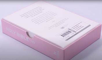 Бумажная книга «NIV Pocket Pastel Pink Soft-tone Bible», автор New International Version - фото №2 - миниатюра