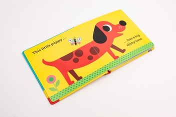 Бумажная книга «This Little Puppy: A Touch and Feel Book» - фото №3 - миниатюра