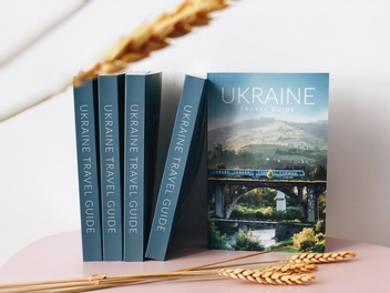 Паперова книга «Ukraine Travel Guide» - фото №3 - мініатюра