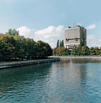 Паперова книга «CCCP: Cosmic Communist Constructions Photographed», автор Фредерік Шобін - фото №7 - мініатюра
