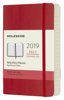  «Ежедневник карманный Moleskine на 2019 год красный (DSF212DC2Y19)», бренда Moleskine - фото №1 - миниатюра