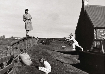 Паперова книга «Linda McCartney. Life in Photographs», авторів Енні Лейбовіц, Пол Маккартні, Мартін Харрісон, Лінда Маккартні, Мері Маккартні, Стелла Маккартні - фото №4 - мініатюра