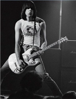 Бумажная книга «Commando. The Autobiography of Johnny Ramone», автор Джонни Рамон - фото №3 - миниатюра