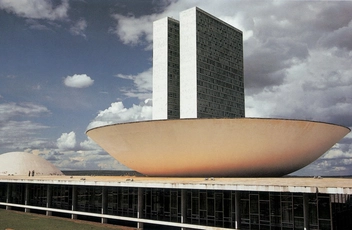Бумажная книга «Architecture in the 20th Century» - фото №4 - миниатюра