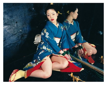 Бумажная книга «Nobuyoshi Araki. Bondage (3 volumes in box)», автор Нобуеси Араки - фото №5 - миниатюра
