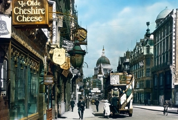 Бумажная книга «London. Portrait of a City», автор Реуэл Голден - фото №6 - миниатюра
