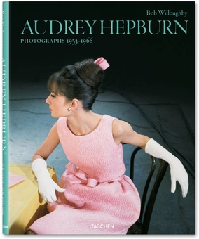 Паперова книга «Bob Willoughby: Audrey Hepburn» - фото №1 - мініатюра
