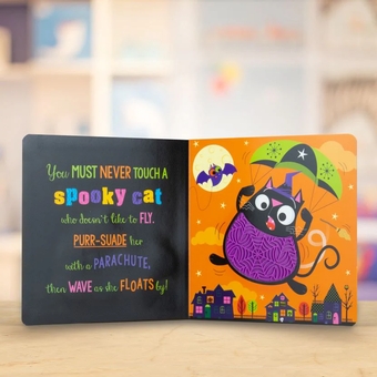 Паперова книга «Never Touch a Spooky Ghost!», автор Кара Дженкінс - фото №3 - мініатюра