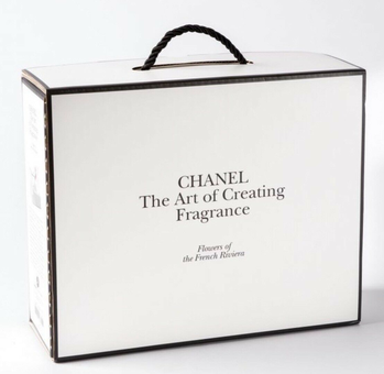 Бумажная книга «Chanel. The Art of Creating Fragrance. Flowers of the French Riviera (set of 6 books)», автор Лионель Пайес - фото №3 - миниатюра