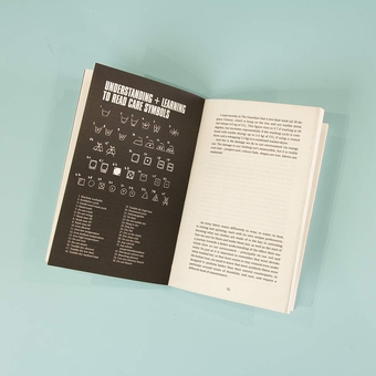 Паперова книга «Loved Clothes Last», автор Орсола де Кастро - фото №4 - мініатюра