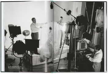 Paper book «Bob Willoughby: Audrey Hepburn. Photographs 1953–1966» - фото №3 - миниатюра