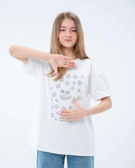 «Футболка Handcrafts by orphans Улыбка Белая М», бренда Handcrafts by Orphans - фото №4 - миниатюра
