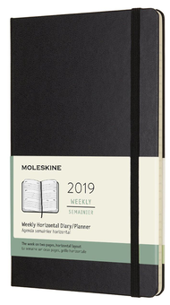  «Еженедельник горизонтальный Moleskine на 2019 год черный (DHB12WH3Y19)», бренда Moleskine - фото №1 - миниатюра