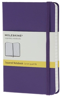  «Карманная записная книжка Moleskine Classic Coloured Фиолетовая в клетку (MM712H1F#978-88-6613-643-9)», бренда Moleskine - фото №5 - миниатюра