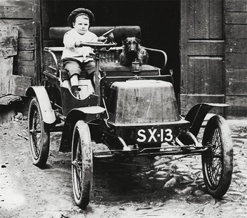 Бумажная книга «Cars: The Early Years / Die Anfange des Automobils / Les debuts de l'Automobile», автор Брайан Лабан - фото №10 - миниатюра