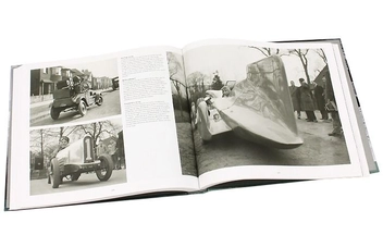 Бумажная книга «Cars: The Early Years / Die Anfange des Automobils / Les debuts de l'Automobile», автор Брайан Лабан - фото №4 - миниатюра