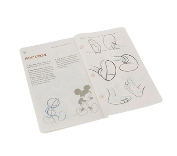 «Карманная записная книжка Moleskine Mickey Mouse Черная нелинованная (978-88-6613-789-4#LEDIQP012F)», бренда Moleskine - фото №8 - миниатюра