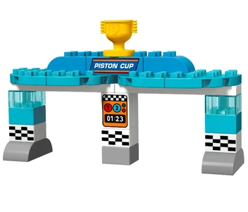  «Конструктор LEGO DUPLO Перегони за Кубок Поршня (10857)», бренду LEGO - фото №11 - мініатюра