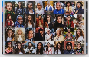 Бумажная книга «The Power of Women: An Atlas of Beauty Book», автор Михаела Норок - фото №4 - миниатюра