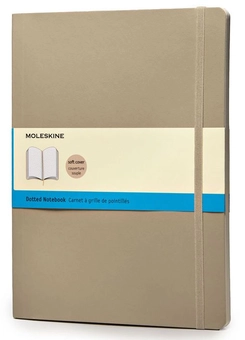  «Записная книжка большого формата Moleskine Classic в мягком переплете Бежевая в точку (QP624G4#978-88-6732-378-4)», бренда Moleskine - фото №1 - миниатюра