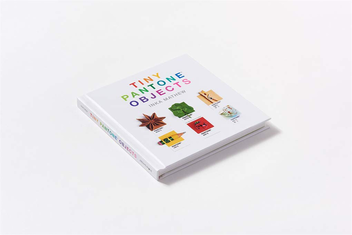 Бумажная книга «Tiny Pantone Objects», автор Инка Мэтью - фото №4 - миниатюра
