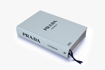 Бумажная книга «Prada Catwalk. The Complete Collections», автор Сюзанна Франкель - фото №3 - миниатюра