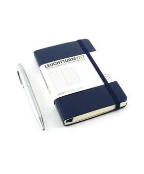  «Карманная записная книжка Leuchtturm1917 клетка темно-синяя (342919)», бренда Leuchtturm1917 - фото №2 - миниатюра