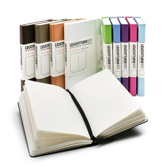  «Карманная записная книжка Leuchtturm1917 чистые листы серая (344779)», бренда Leuchtturm1917 - фото №3 - миниатюра