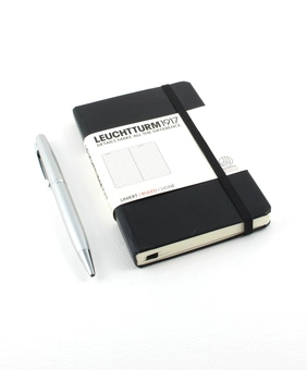  «Карманная записная книжка Leuchtturm1917 чистые листы черная (317257)», бренда Leuchtturm1917 - фото №1 - миниатюра