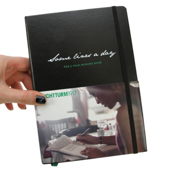  «Записная книжка Leuchtturm1917 Memory Book Some lines a day черная (343552)», бренда Leuchtturm1917 - фото №4 - миниатюра