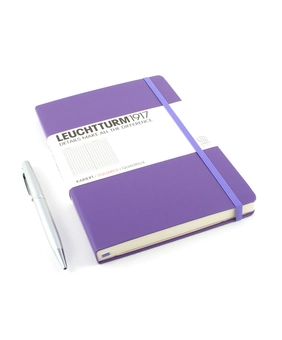  «Записная книжка Leuchtturm1917 Medium клетка лаванда (338730)», бренда Leuchtturm1917 - фото №1 - миниатюра