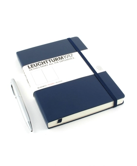  «Записная книжка Leuchtturm1917 Medium точки темно-синияя (342925)», бренда Leuchtturm1917 - фото №2 - миниатюра