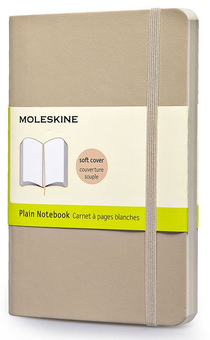  «Карманная записная книжка Moleskine Classic Soft нелинованная бежевая (QP613G4#9788867323586)», бренда Moleskine - фото №1 - миниатюра