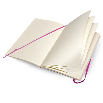 «Записная книжка Moleskine Classic Soft нелинованная маджента (QP618H4)», бренда Moleskine - фото №6 - миниатюра
