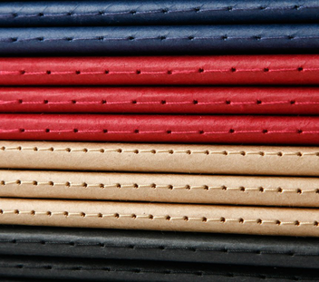  «3 журнала для записей Moleskine Cahier Бордовые нелинованные (978-88-6293-103-8)», бренда Moleskine - фото №7 - миниатюра