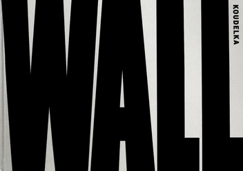 Бумажная книга «Josef Koudelka: Wall», авторов Рэй Долфин, Гилад Барам - фото №1 - миниатюра