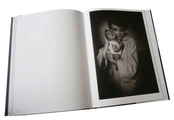 Паперова книга «Elliot Erwitt. Unseen» - фото №7 - мініатюра