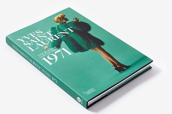 Паперова книга «Yves Saint Laurent: The Scandal Collection, 1971», авторів Домінік Вейон, Олів'є Сайяр - фото №3 - мініатюра