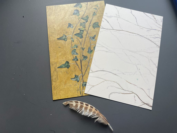 Паперова книга «The Wild Cards. A 100 Postcard Box Set», автор Роберт Макфарлейн - фото №10 - мініатюра